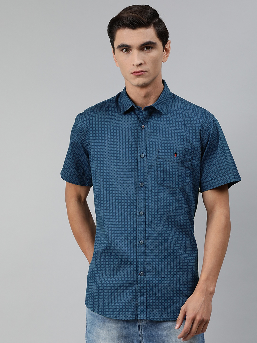 

Louis Philippe Sport Men Blue Slim Fit Geometric Printed Casual Shirt