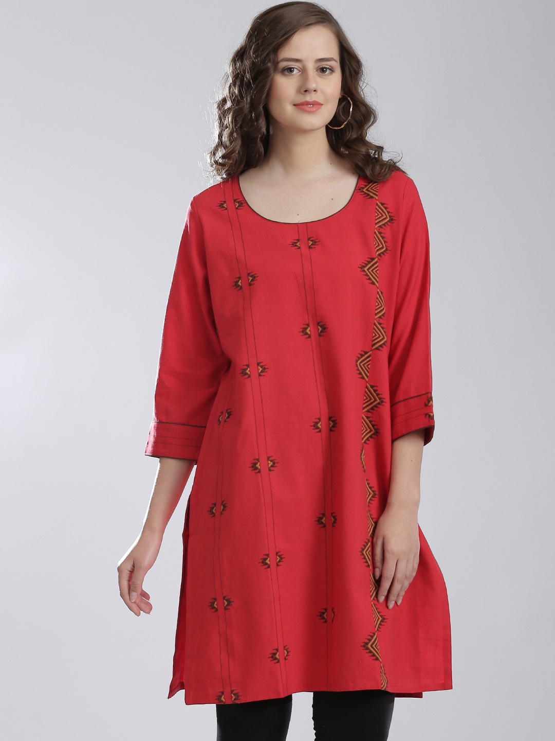 

Fabindia Red Embroidered Handloom Kurta