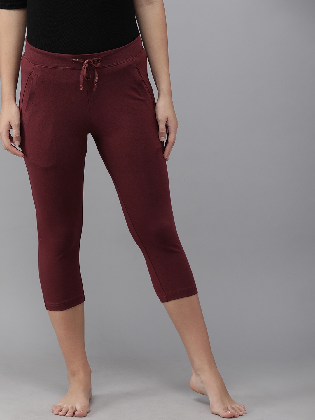 

Van Heusen Woman Brown Solid Tight Fit Stretch Lounge Capris