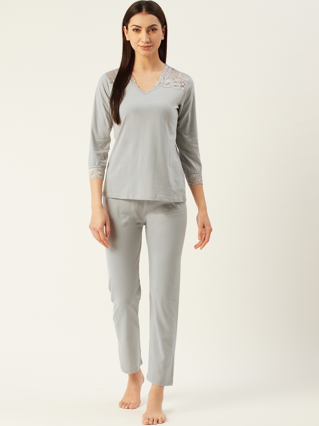 

Klamotten Women Grey Solid Night suit