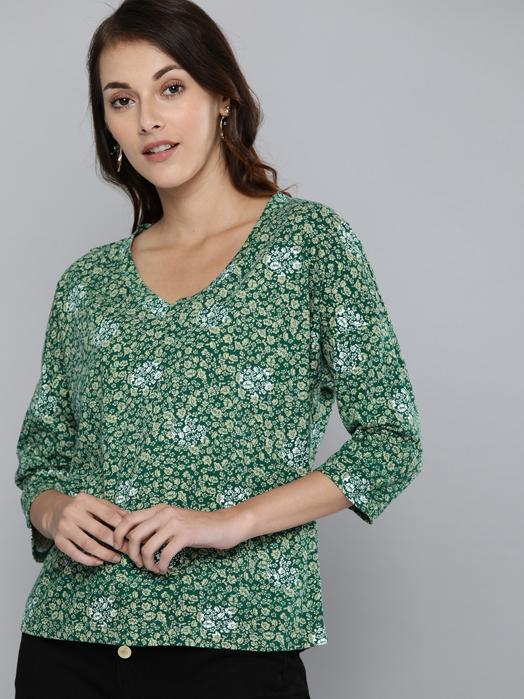 

Chemistry Women Green & Beige Floral Printed V-Neck T-shirt