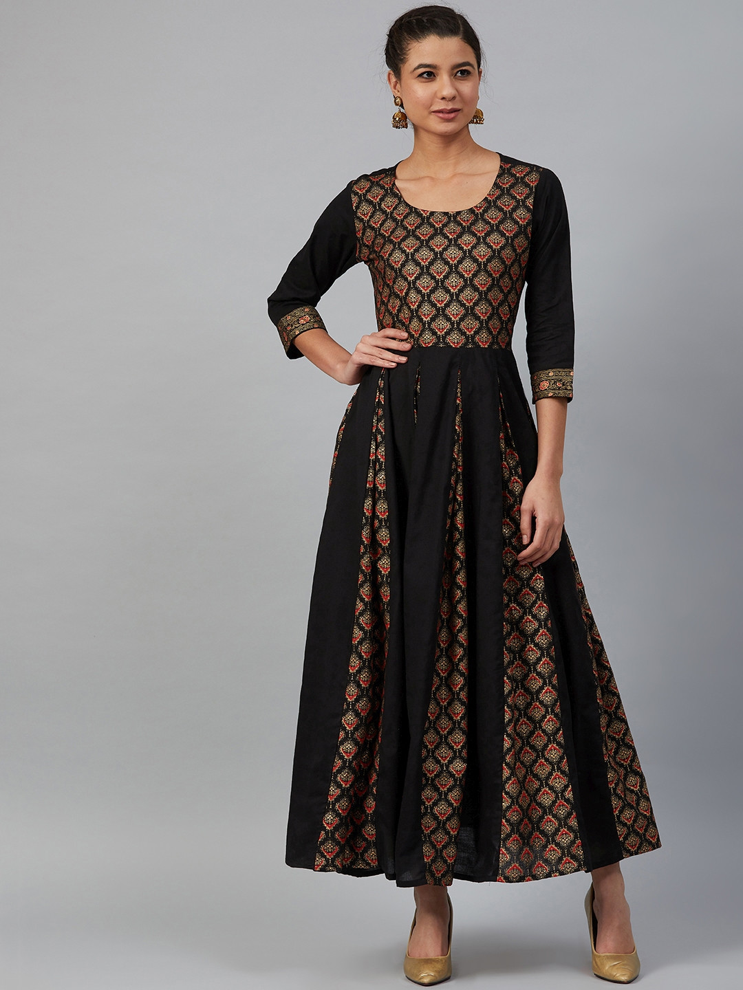 

Meeranshi Women Black & Golden Printed Anarkali Kurta