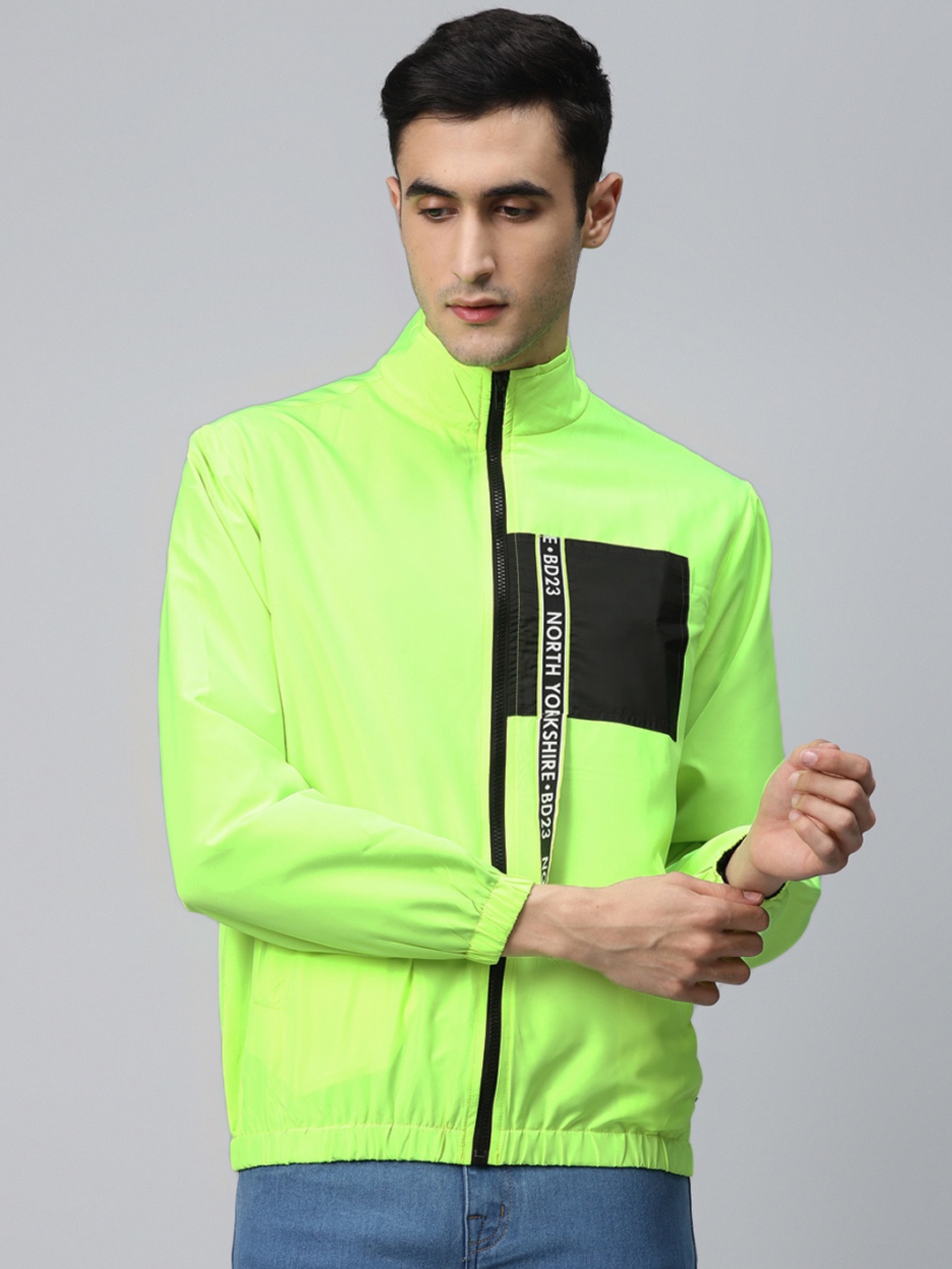 

Hubberholme Men Neon Green & Black Solid Windcheater & Water Resistant Tailored Jacket, Fluorescent green