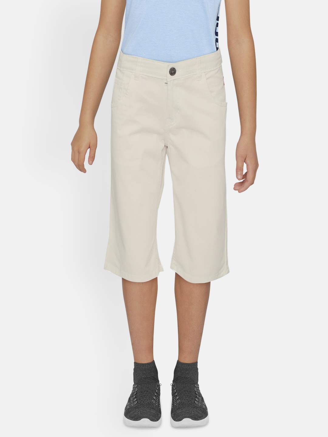 

Gini and Jony Boys White Solid Regular Fit Shorts