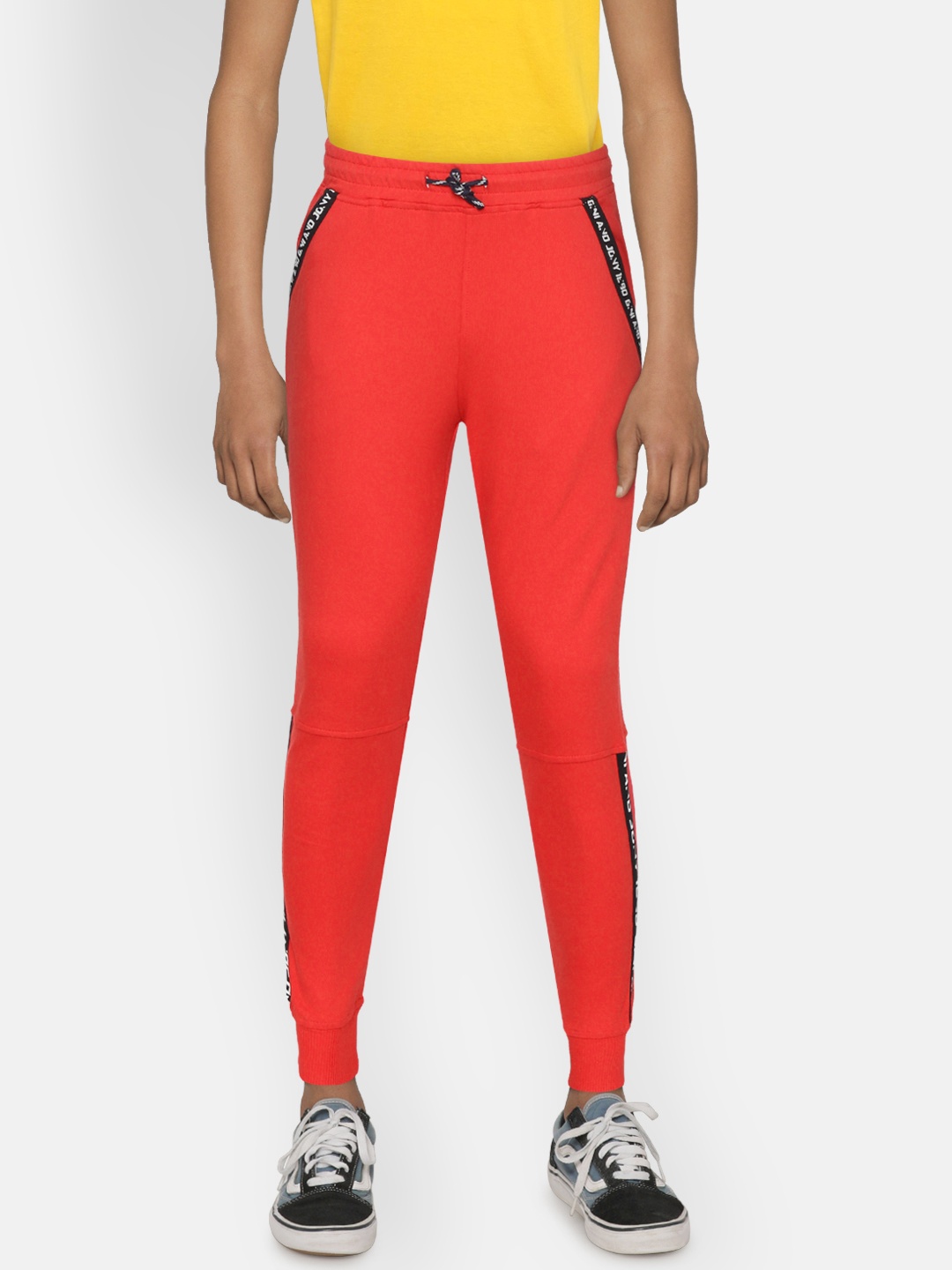 

Gini and Jony Boys Red Solid Joggers with Side Taping Detail