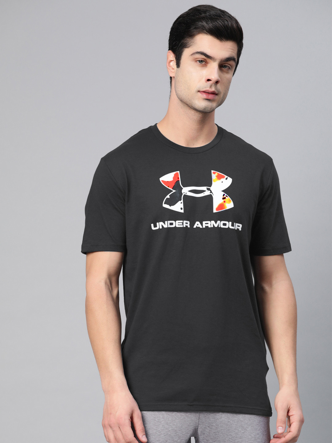 

UNDER ARMOUR Men Black Kazoku Sportstyle Logo T-shirt