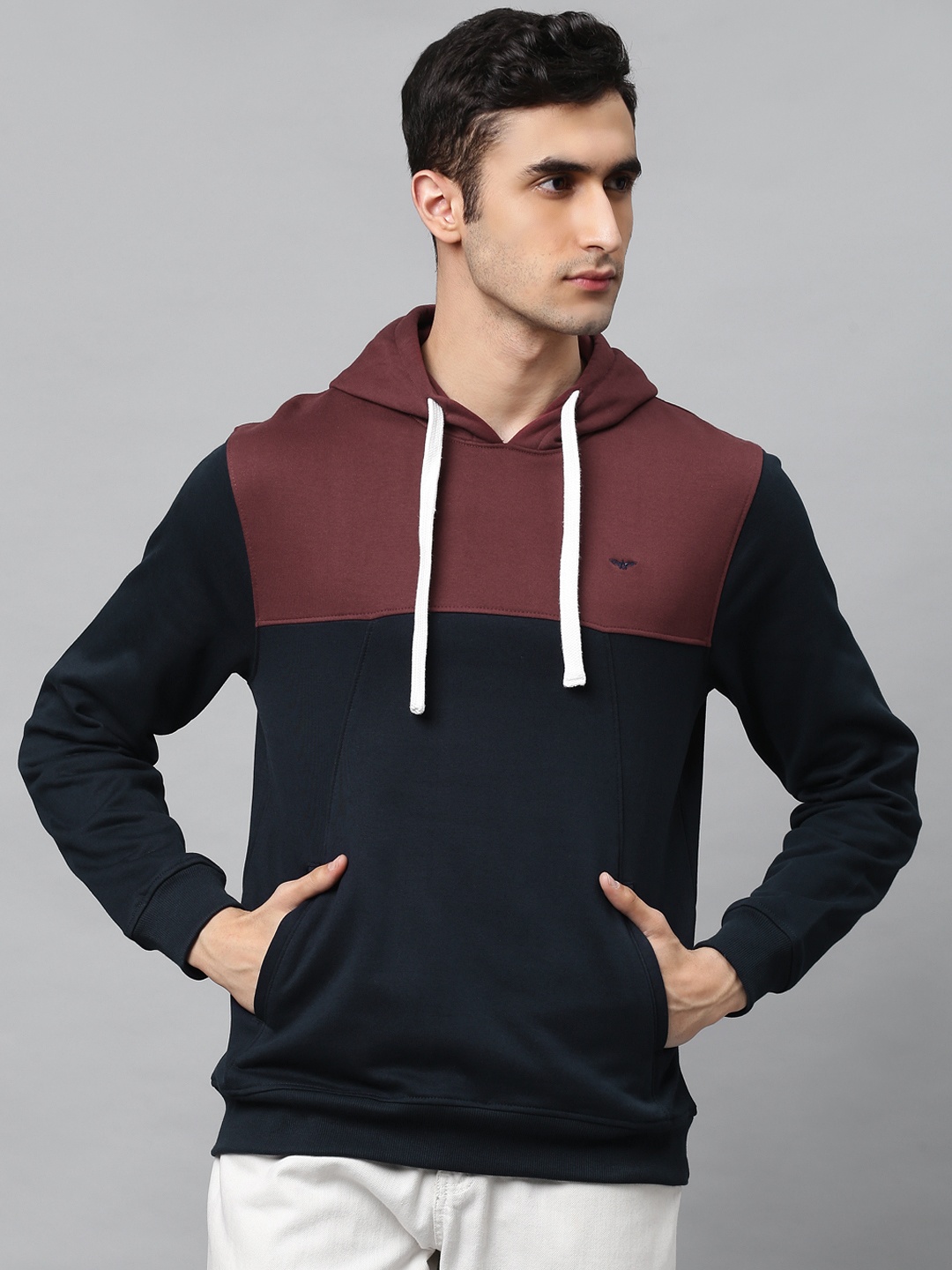 

Park Avenue Men Navy Blue & Maroon Slim Fit Colourblocked Hooded Sweatshirt