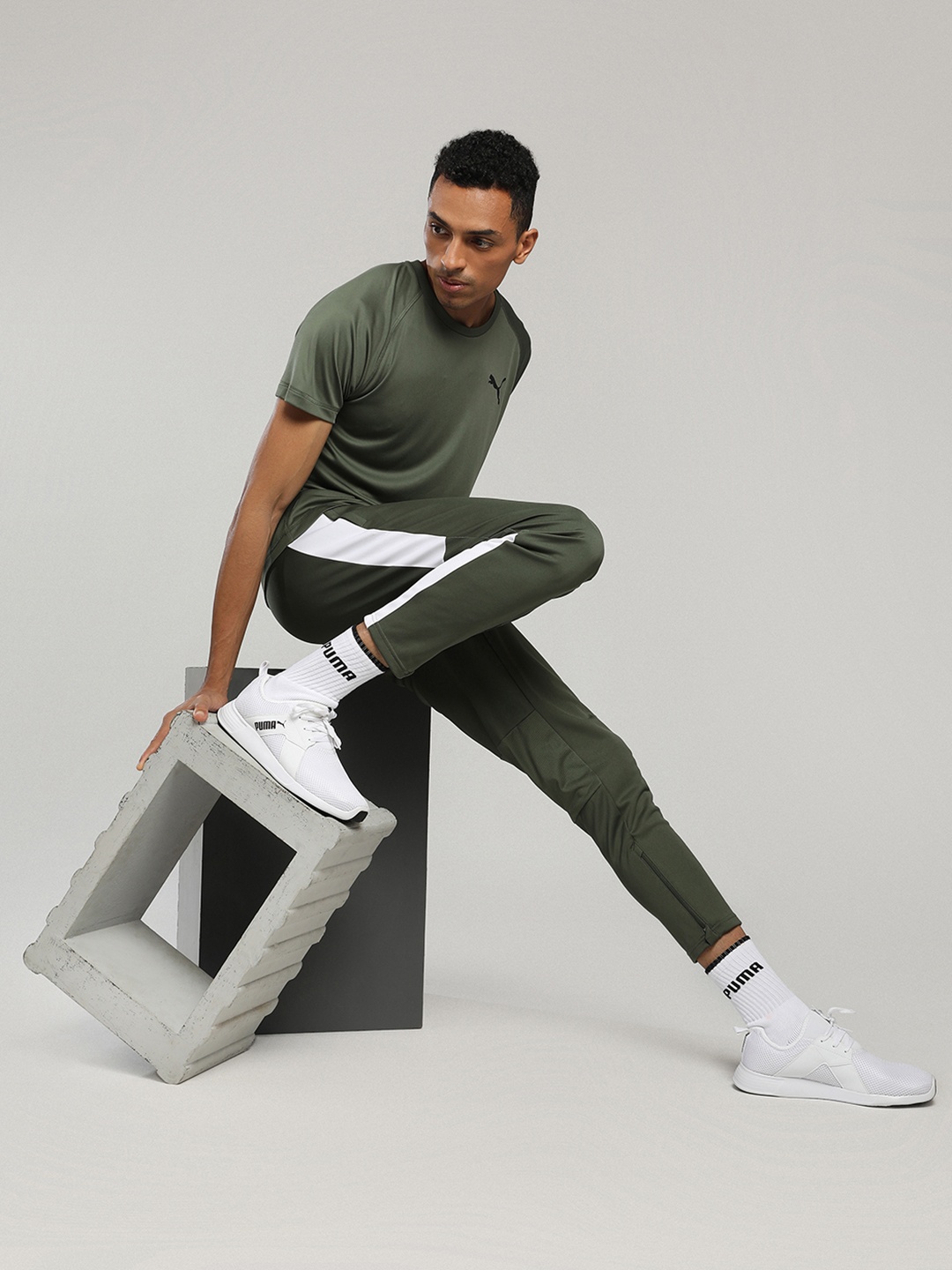 

Puma Men White Zod Runner V3 Sneakers