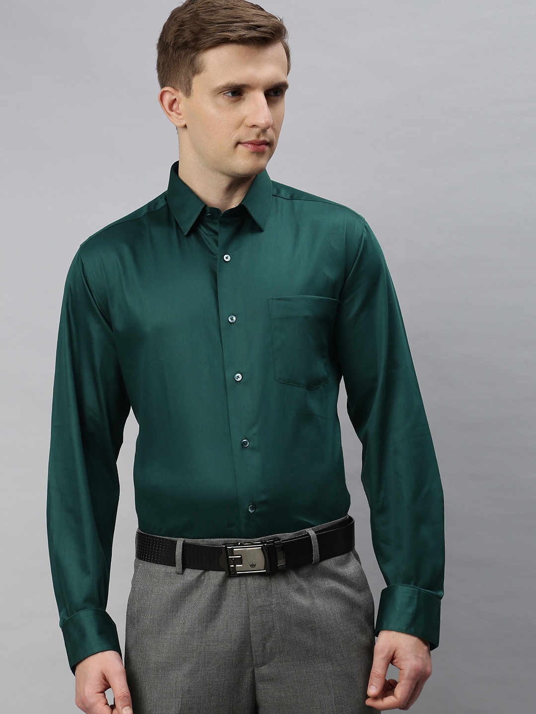 

Arrow Men Green Regular Fit Solid Formal Shirt