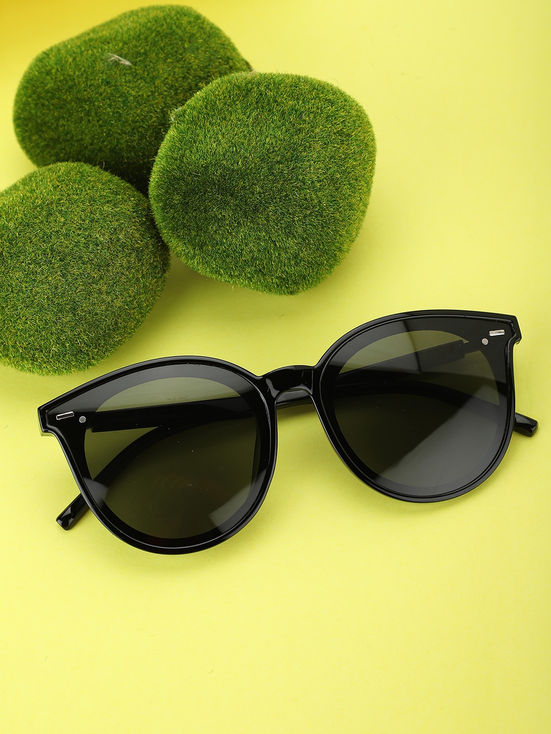 

Carlton London Women Polarised Oval Sunglasses 3793-C1, Black