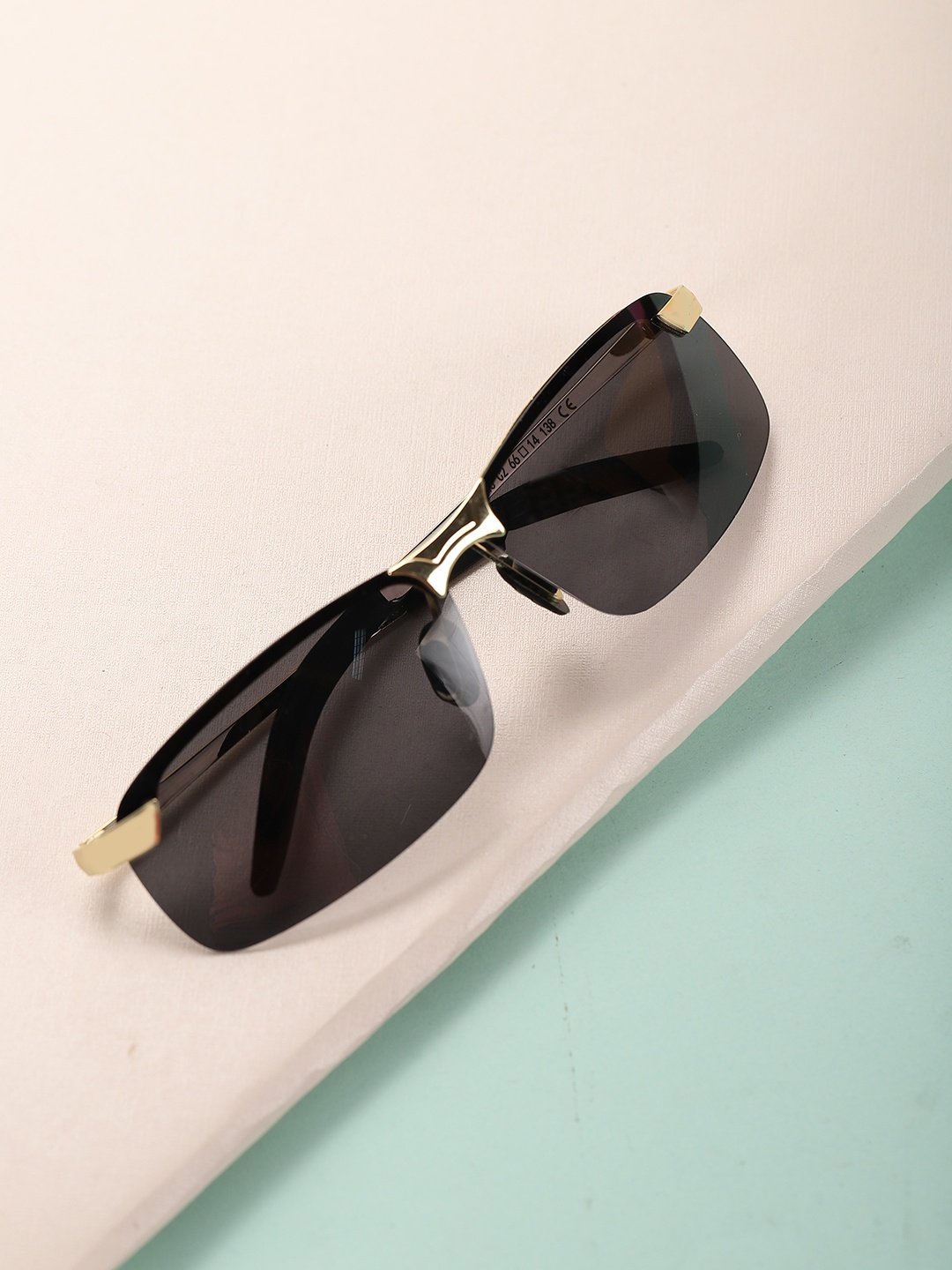 

Carlton London Men Polarised Rectangle Sunglasses 3043-C2, Black