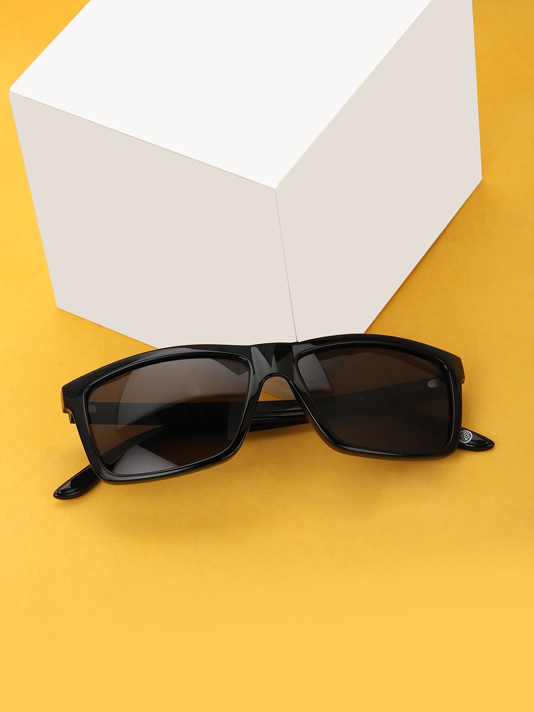 

Carlton London Men Polarised Rectangle Sunglasses 5050-C1, Grey