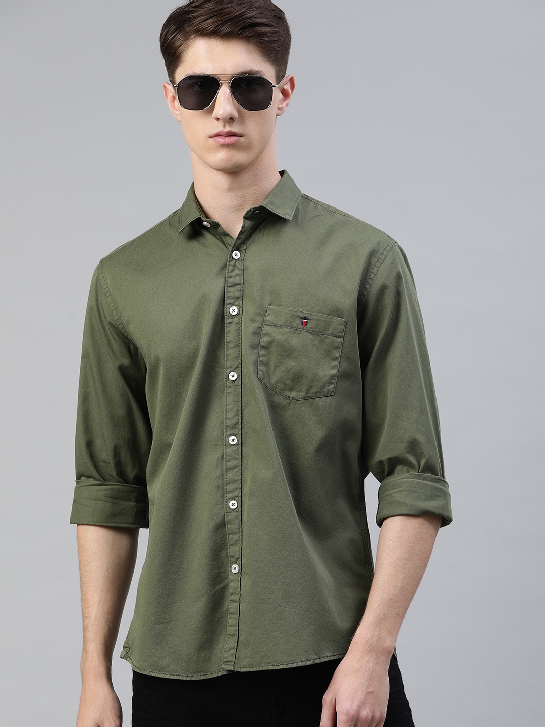 

Louis Philippe Jeans Men Olive Green Slim Fit Solid Casual Shirt