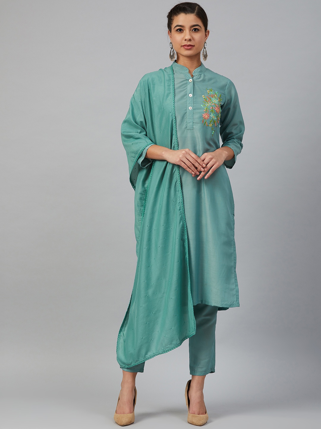 

Jompers Women Green Solid Kurta with Trousers & Dupatta