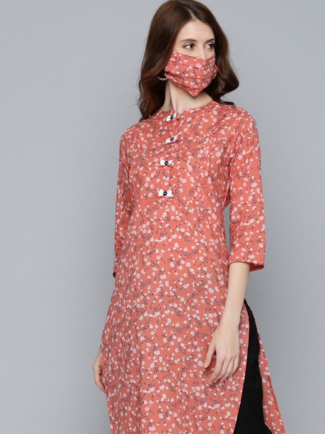 

HERENOW Women Peach-Coloured White Floral Print Straight Kurta