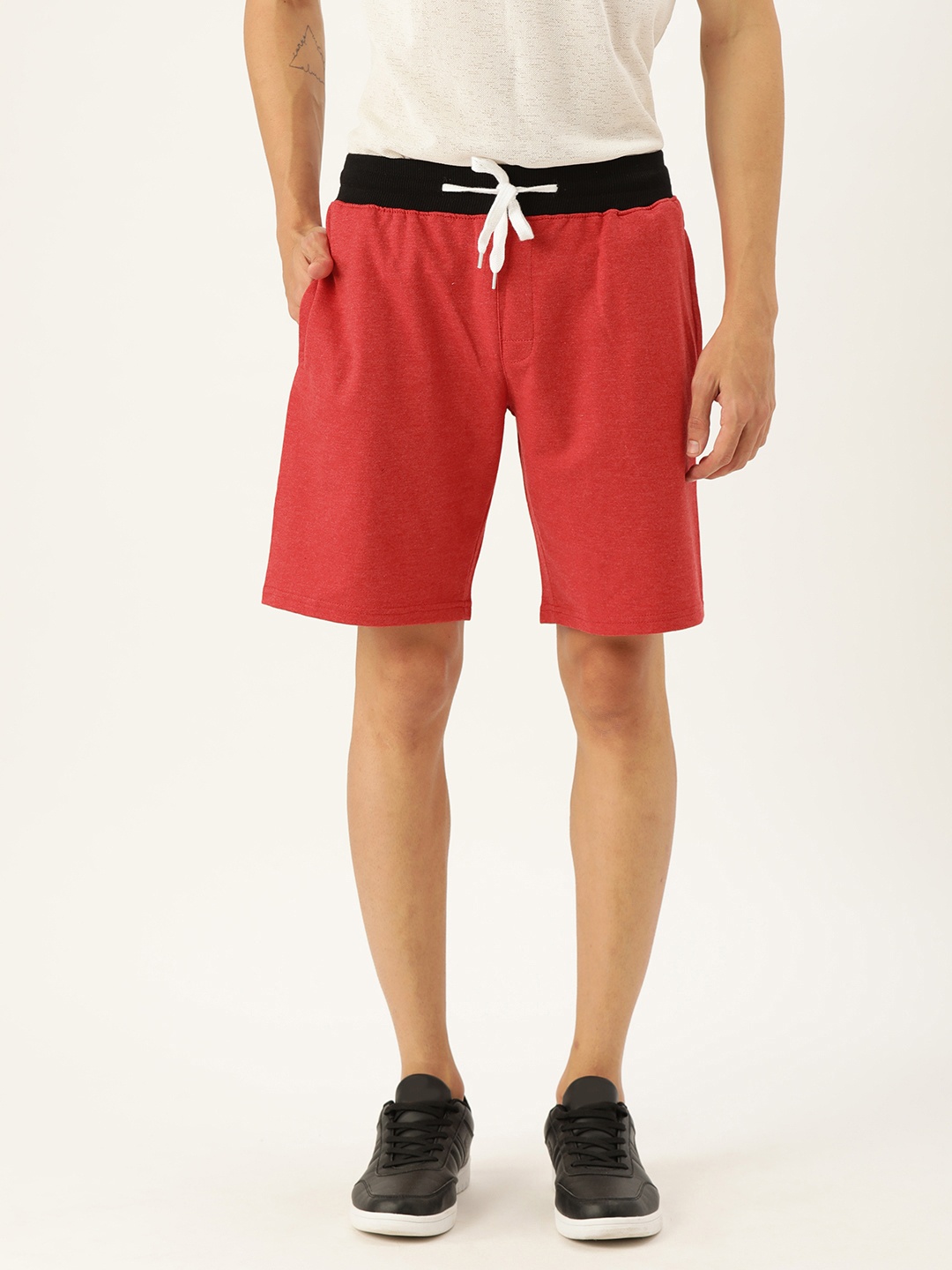 

VEIRDO Men Red Solid Regular Fit Regular Shorts