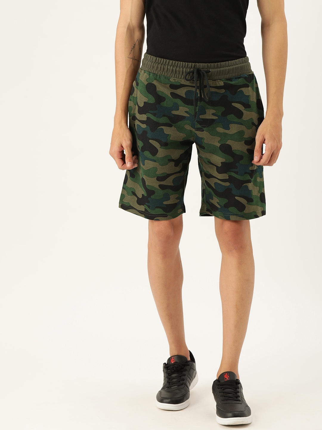

VEIRDO Men Olive Green & Black Camouflage Printed Regular Fit Regular Shorts