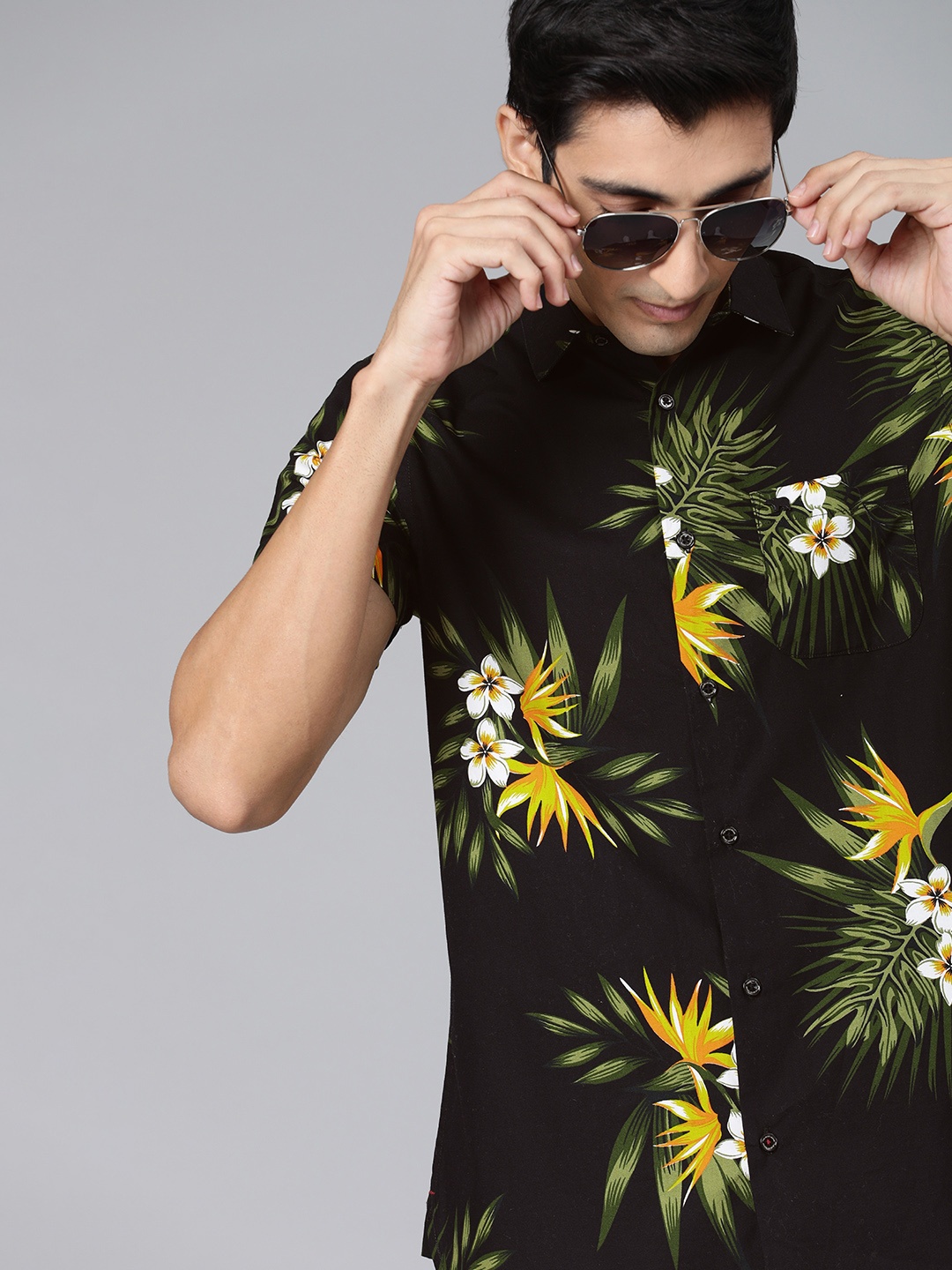 

THE BEAR HOUSE Men Black & Green Slim Fit Floral Printed Casual Shirt