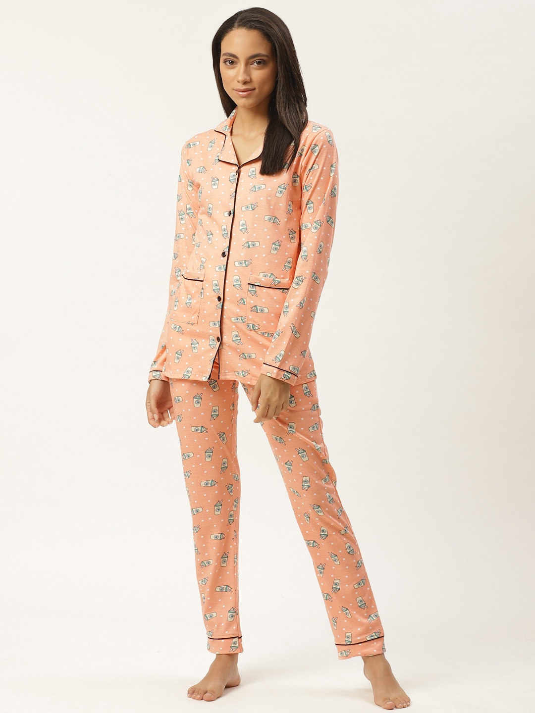 

MBeautiful Women Peach-Coloured & Off-White Printed Night Suit