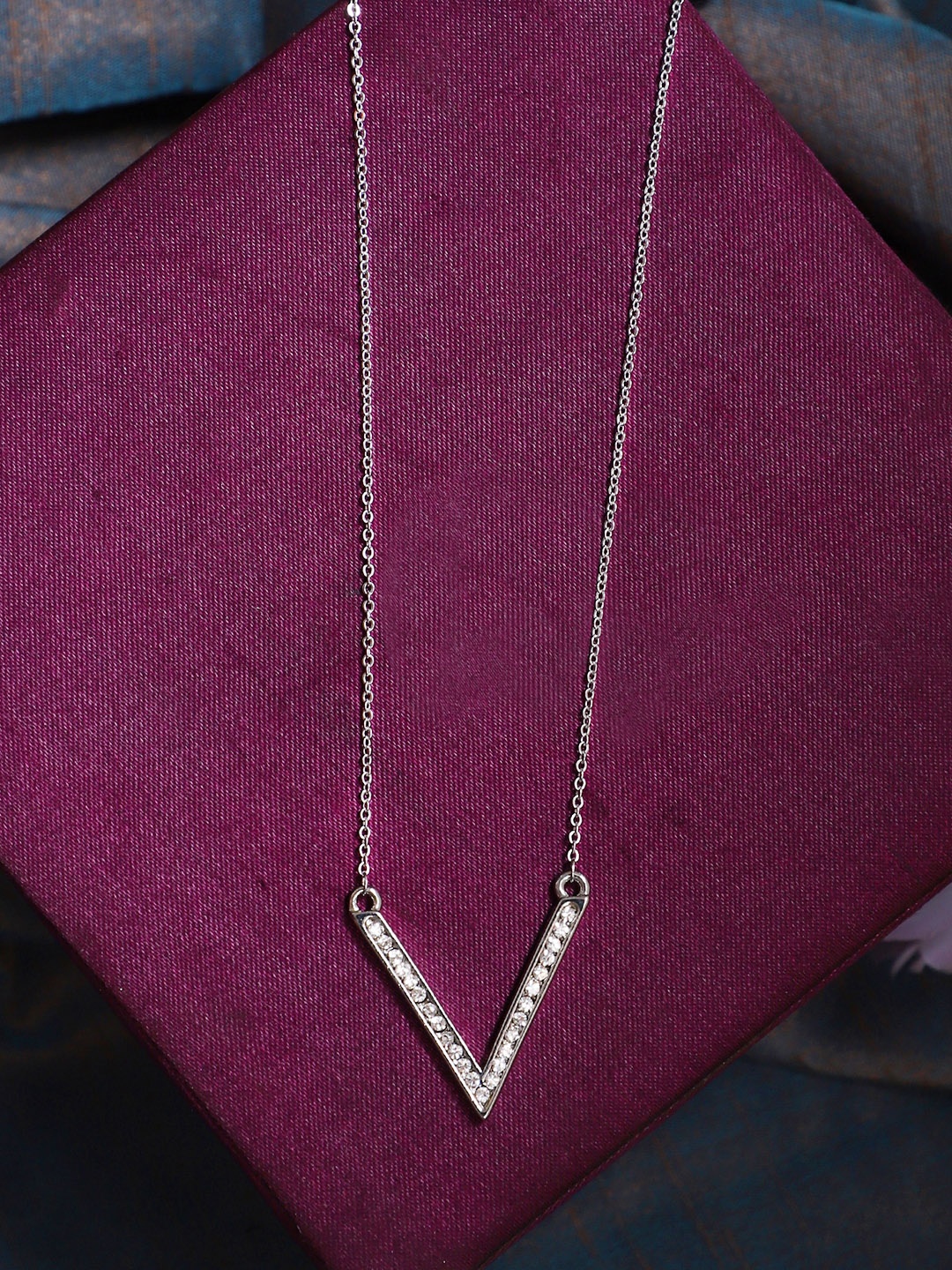 

AQUASTREET Silver-Plated V-Shaped Necklace