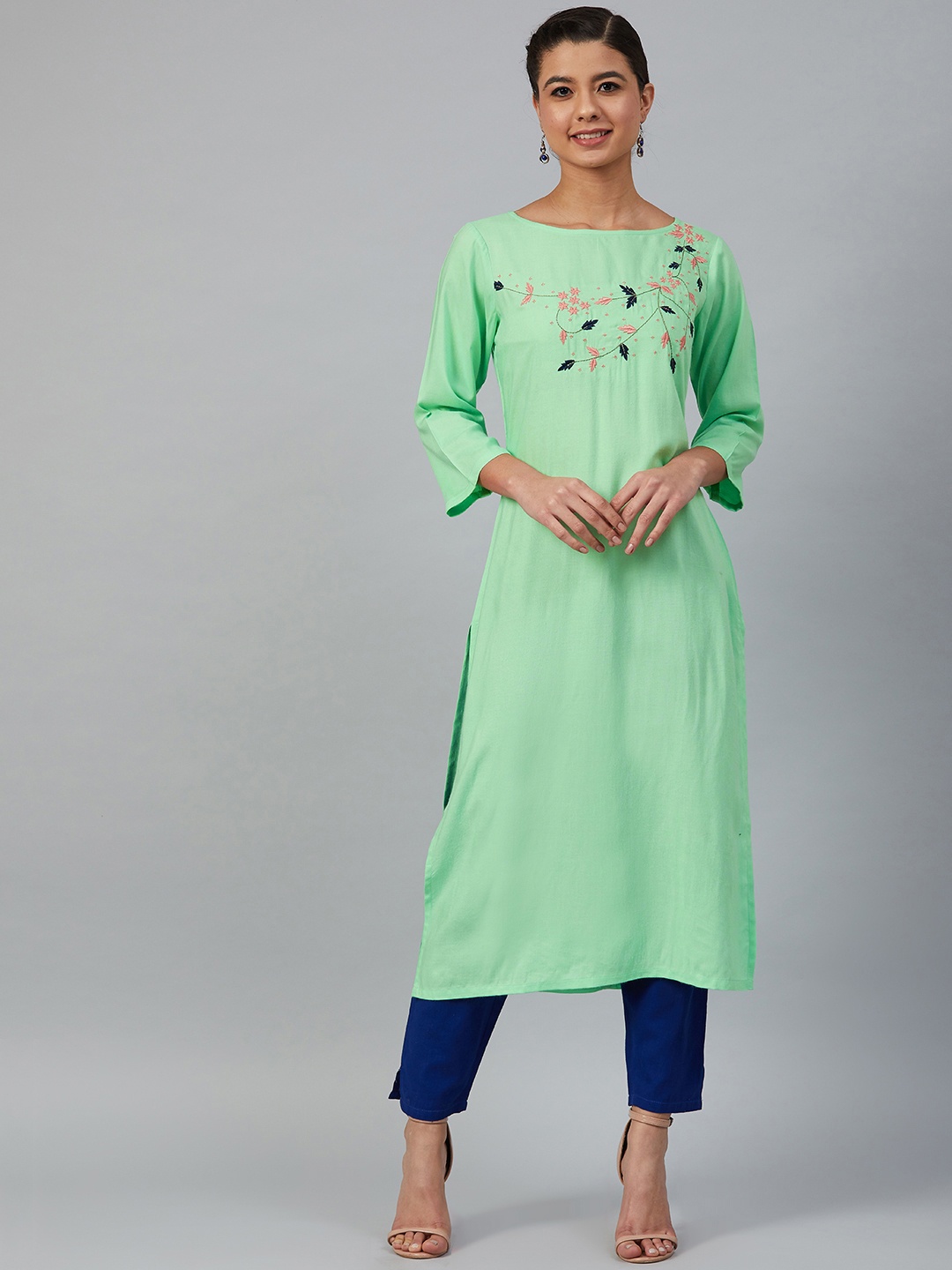 

Jompers Women Green & Pink Yoke Design Straight Kurta