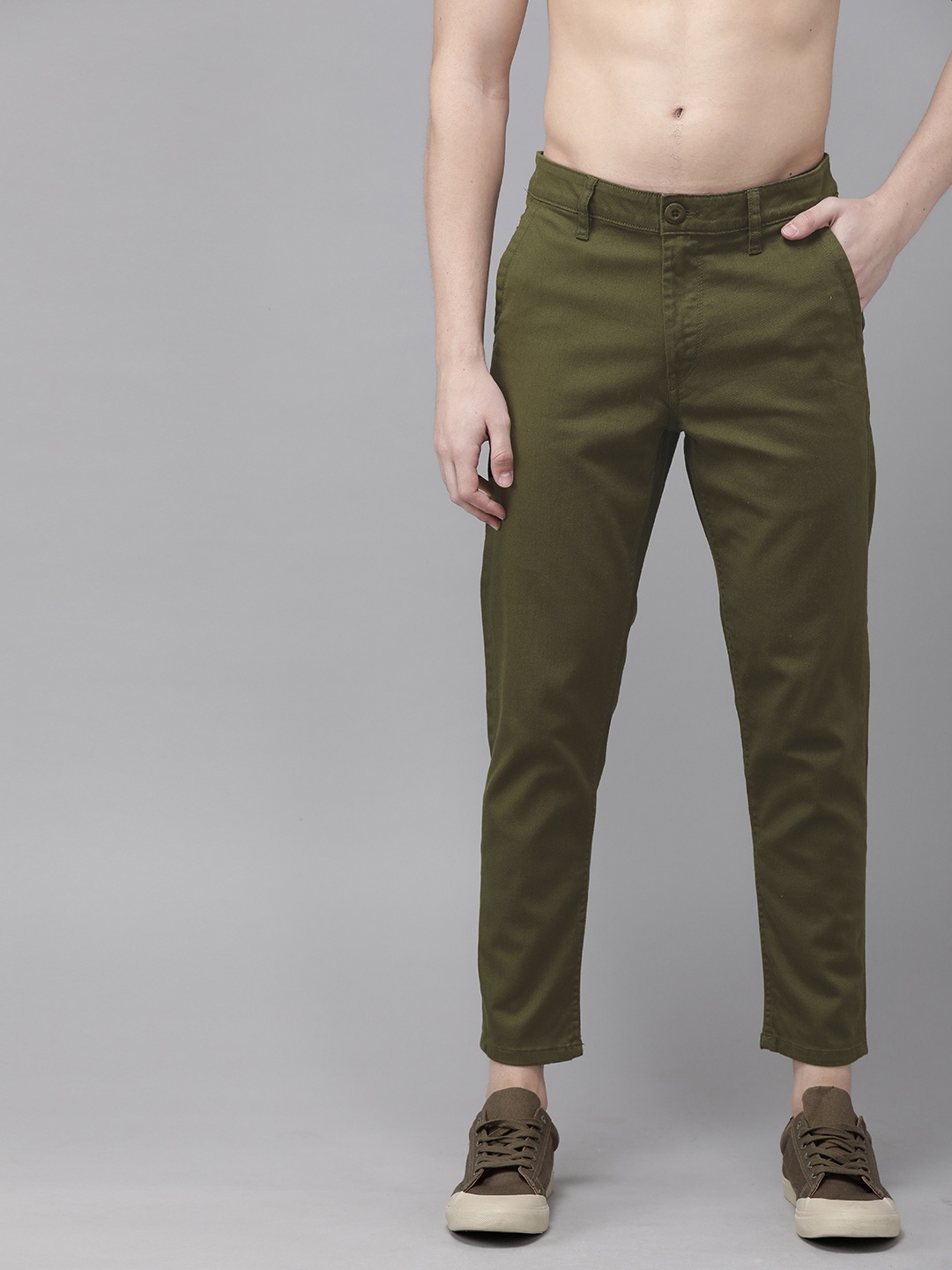 

Roadster Men Olive Green Slim Fit Solid Chinos