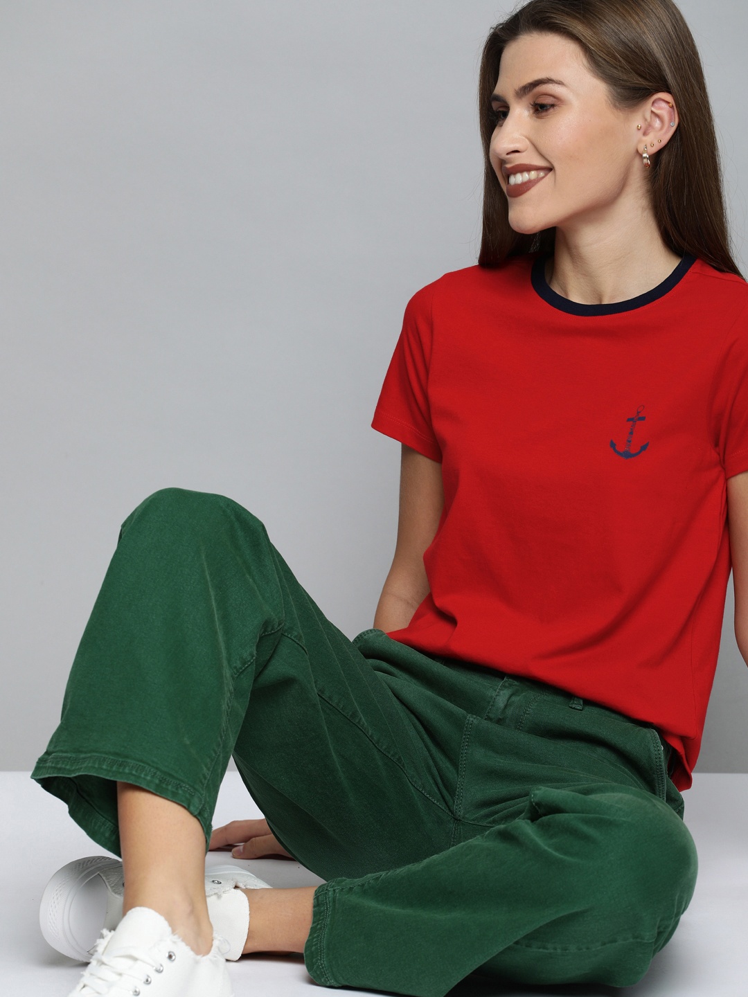 

Mast & Harbour Women Red Solid Round Neck T-shirt