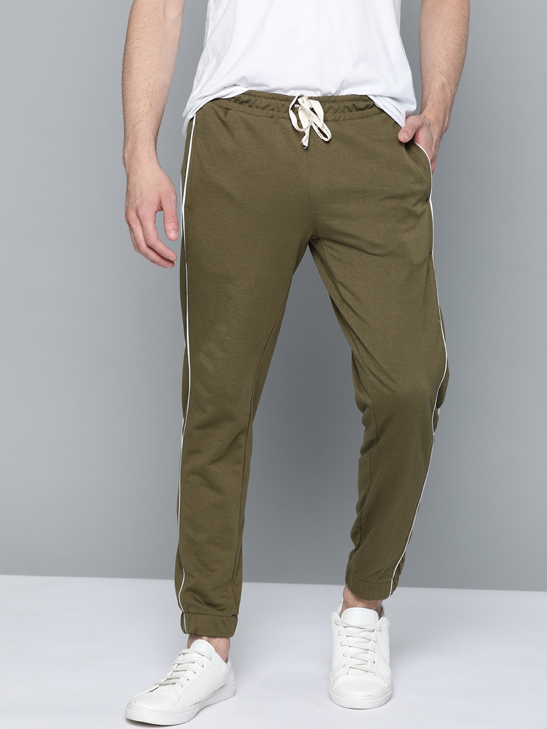 

Mast & Harbour Men Olive Green Solid Joggers
