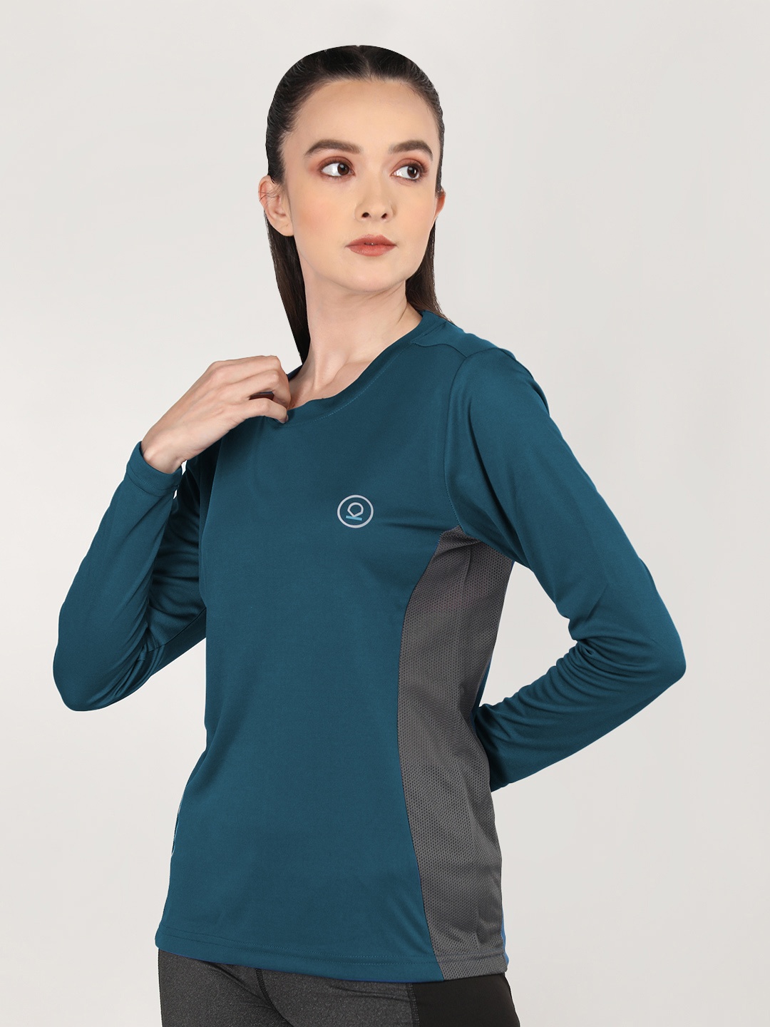 

Chkokko Women Teal Blue Solid Round Neck T-shirt