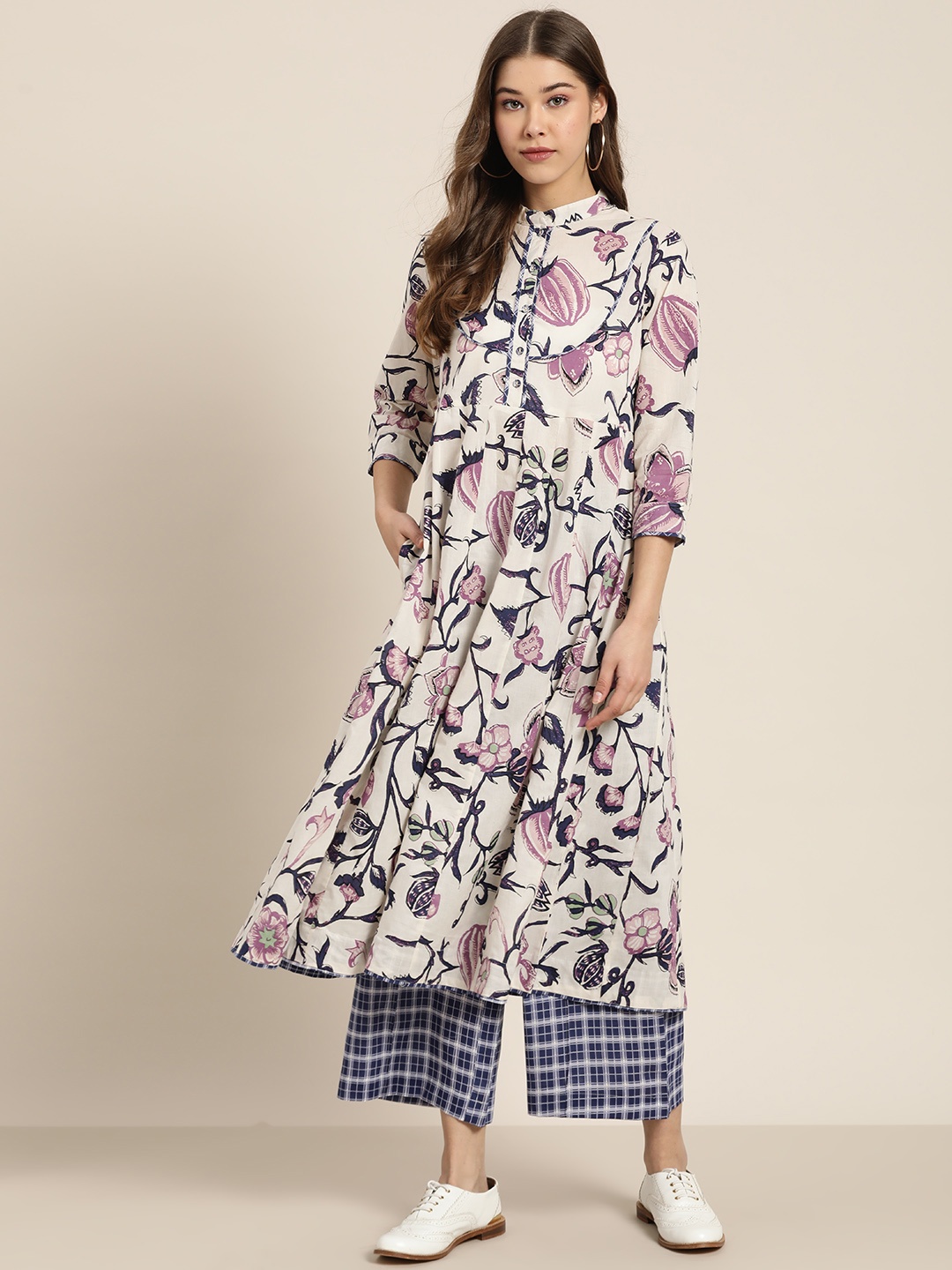 

Sangria Women White & Blue Floral Print Anarkali Kurta with Palazzos