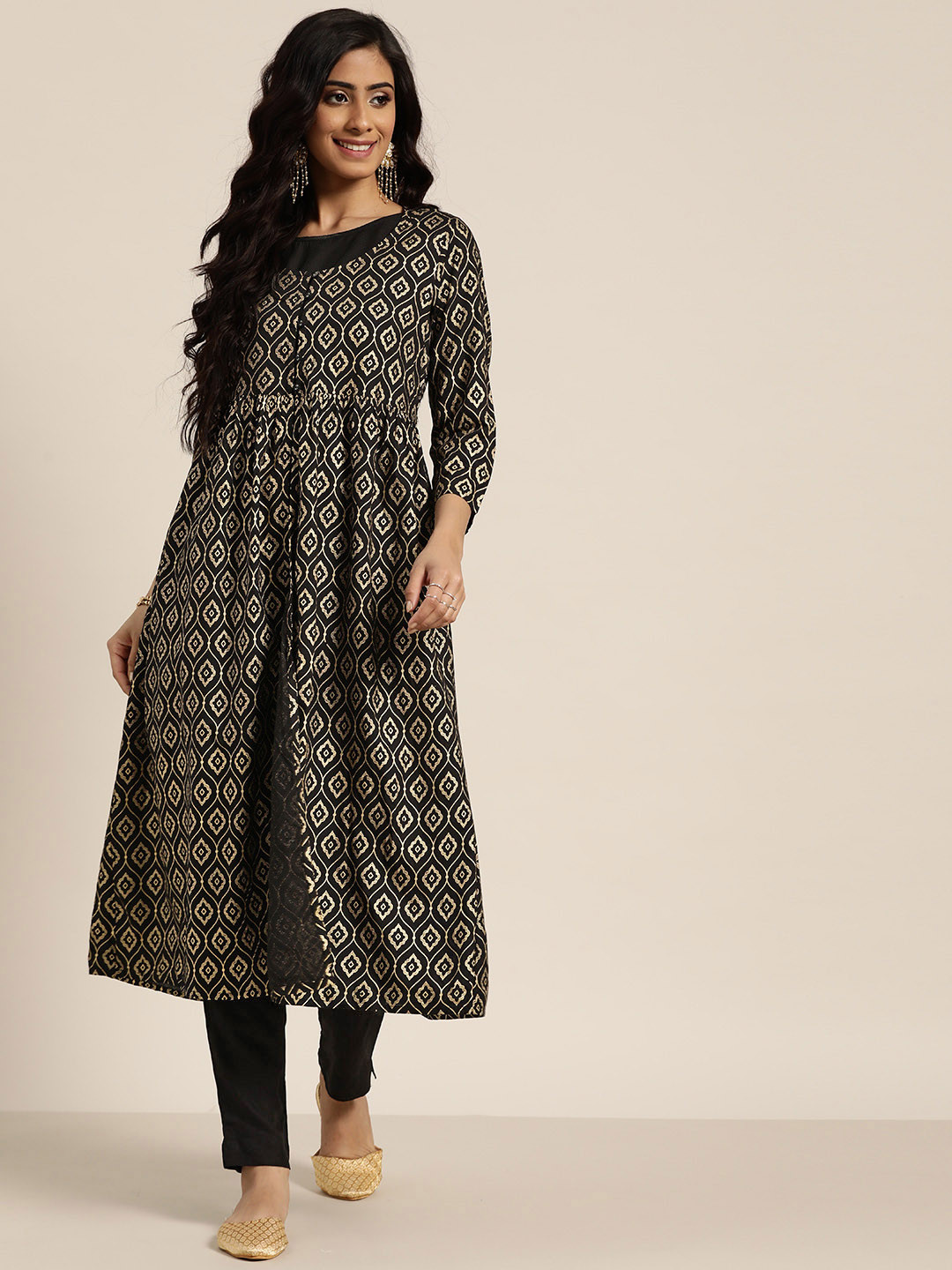 

Sangria Women Black & Golden Pure Cotton High-Slit Printed Kurta with Trousers