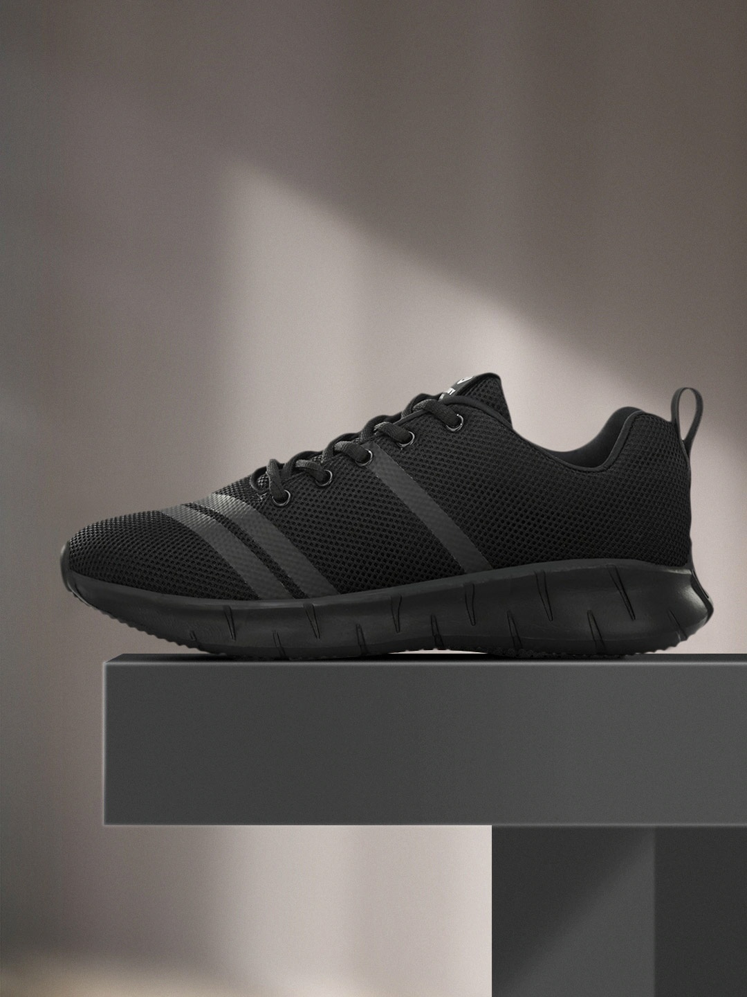 

Yuuki Men Black Mesh Running Shoes