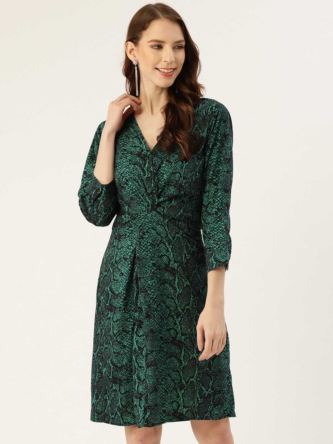 

Off Label Green & Black Abstract Printed Sheath Dress