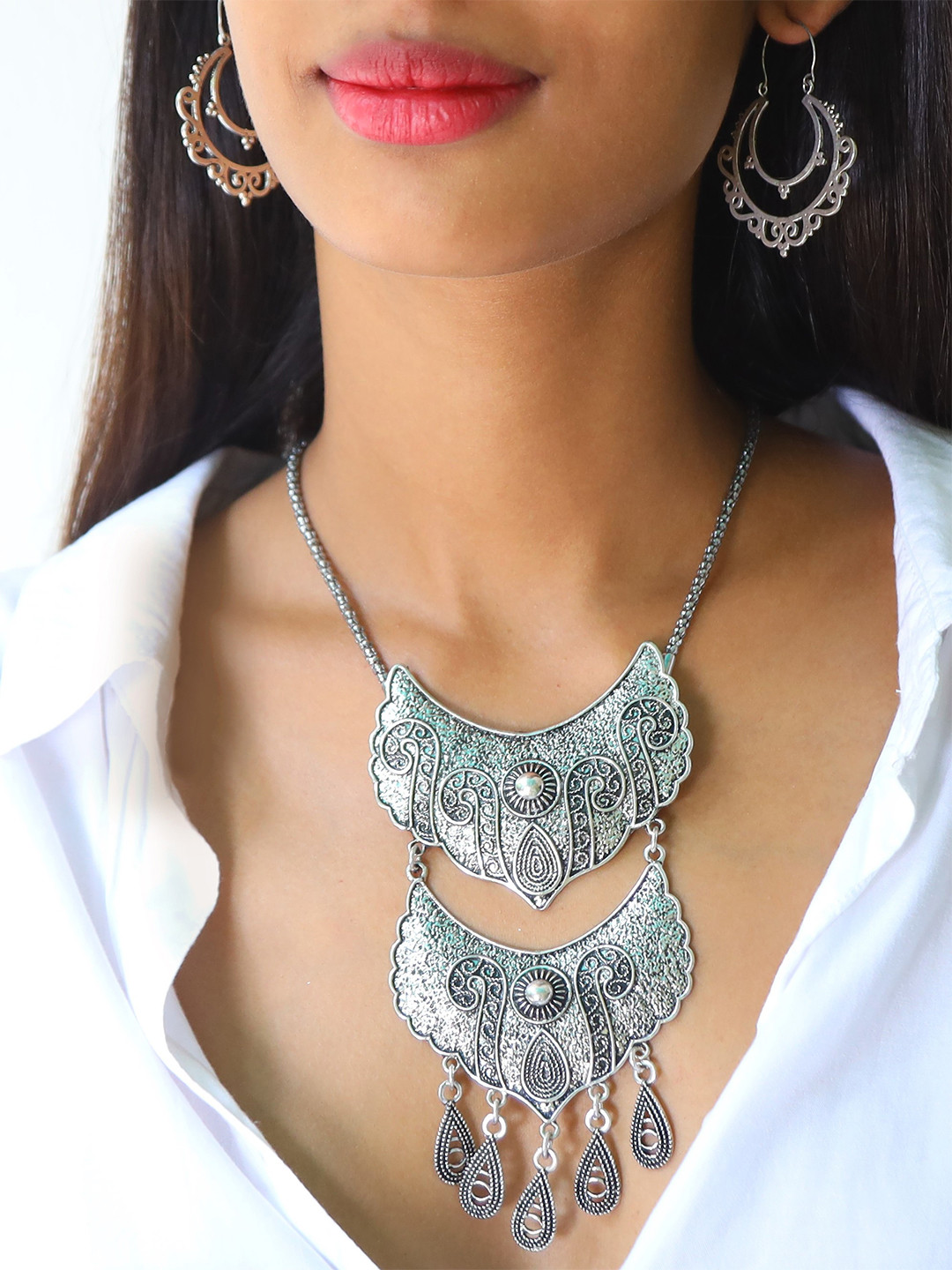 

Ayesha Silver-Toned Ethnic Oxidised Jewellery Set