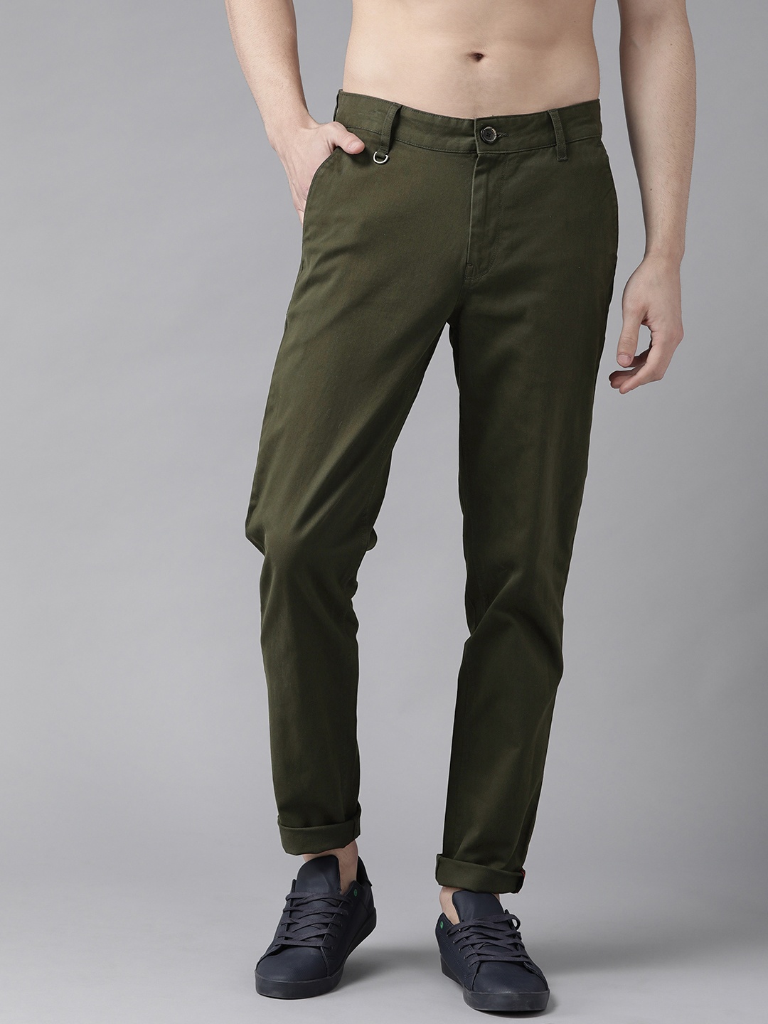

Roadster Men Green Slim Fit Solid Chinos