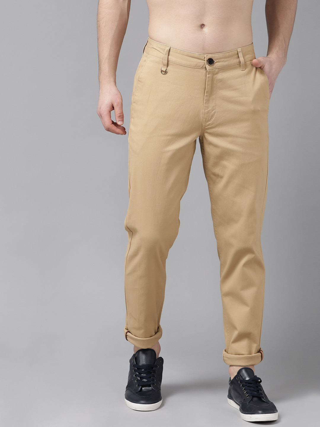 

Roadster Men Beige Slim Fit Solid Chinos