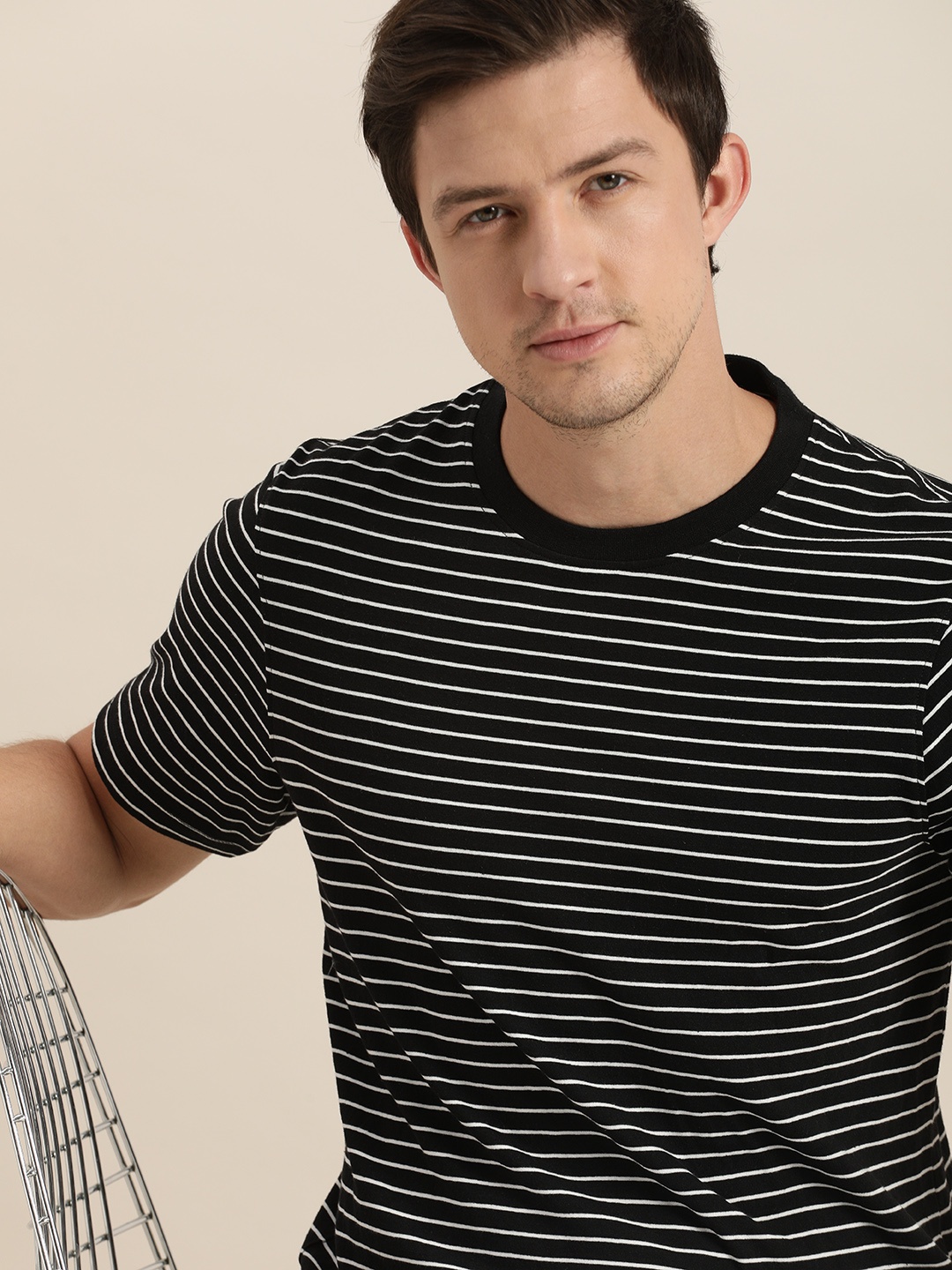 

INVICTUS Men Black White Striped Round Neck Pure Cotton T-shirt