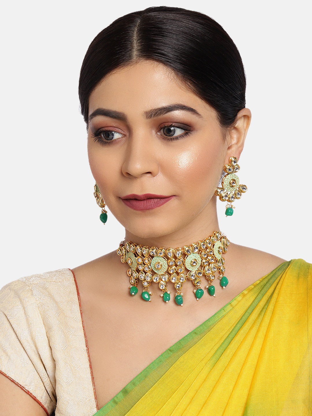 

Zaveri Pearls Gold-Plated & Green Kundan Studded Jewellery Set