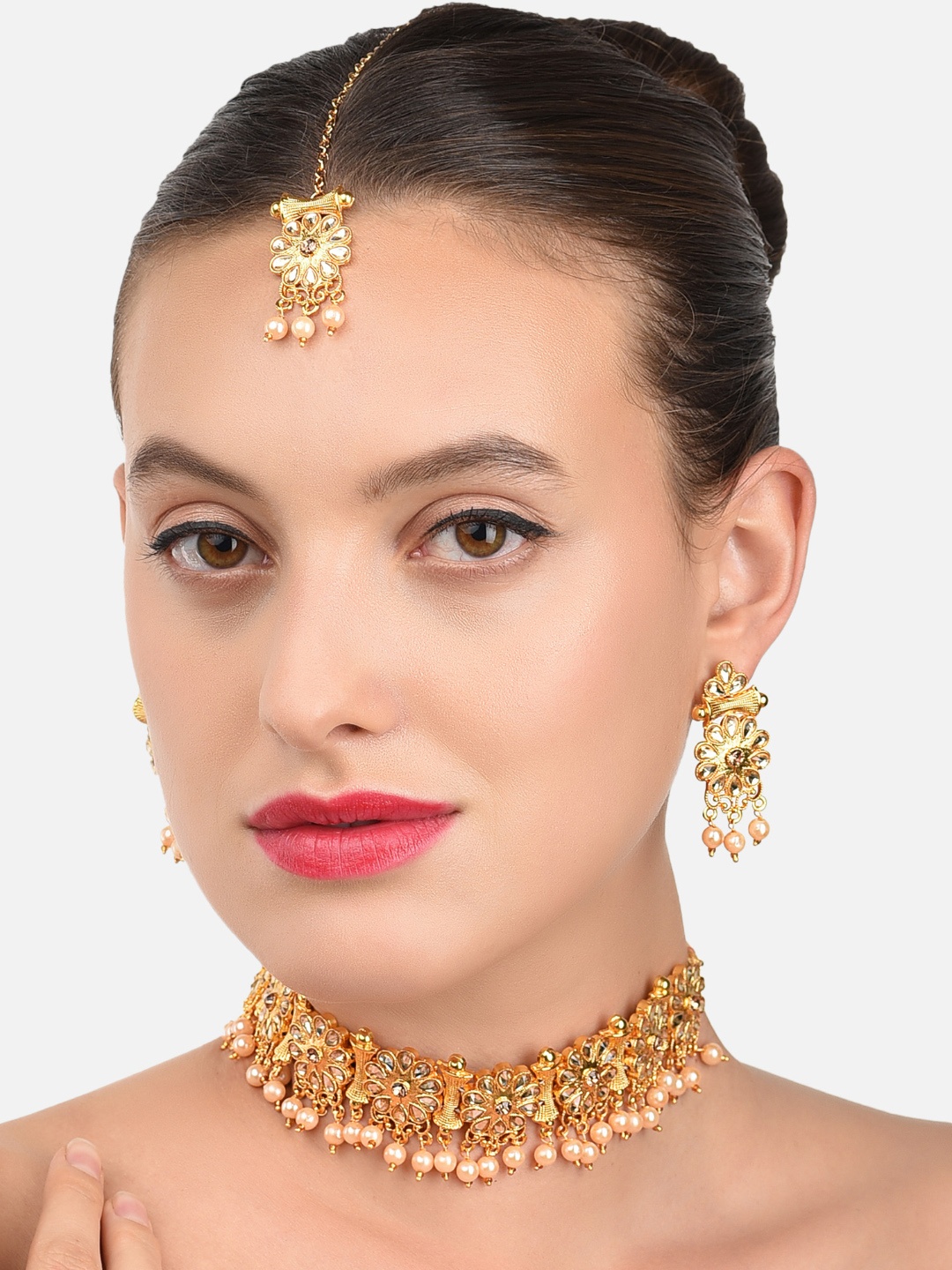 

Zaveri Pearls Gold-Toned Kundan & Pearl Studded Jewellery Set