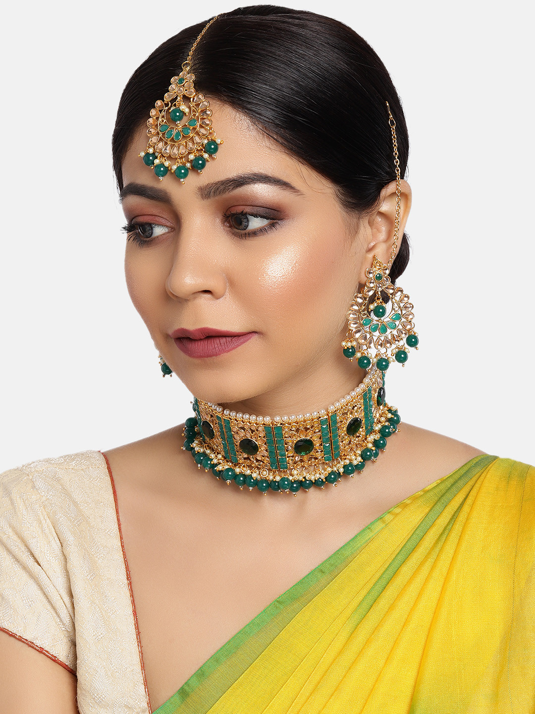 

Zaveri Pearls Green Gold-Plated Studded Choker Jewellery Set