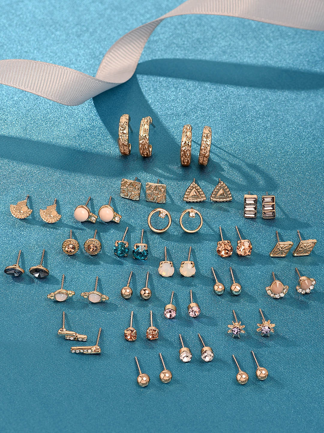 

Zaveri Pearls Set of 25 Contemporary Studs, Gold