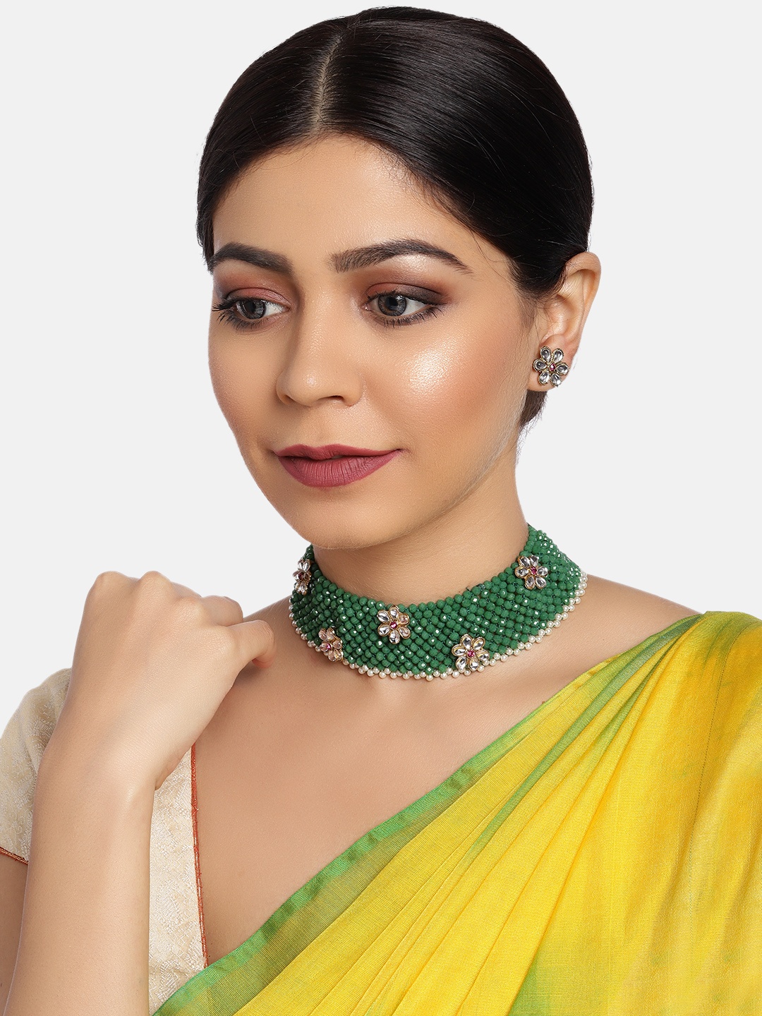 

Zaveri Pearls Gold-Plated & Green Kundan & Beads Studded Choker Jewellery Set