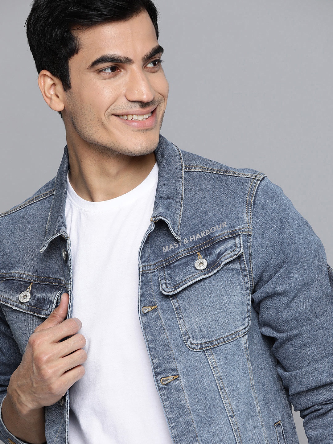 

Mast & Harbour Men Blue Washed Denim Jacket
