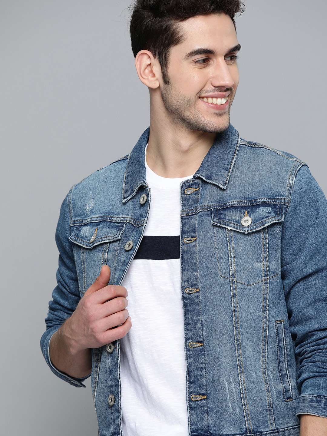 

Mast & Harbour Men Blue Solid Denim Jacket