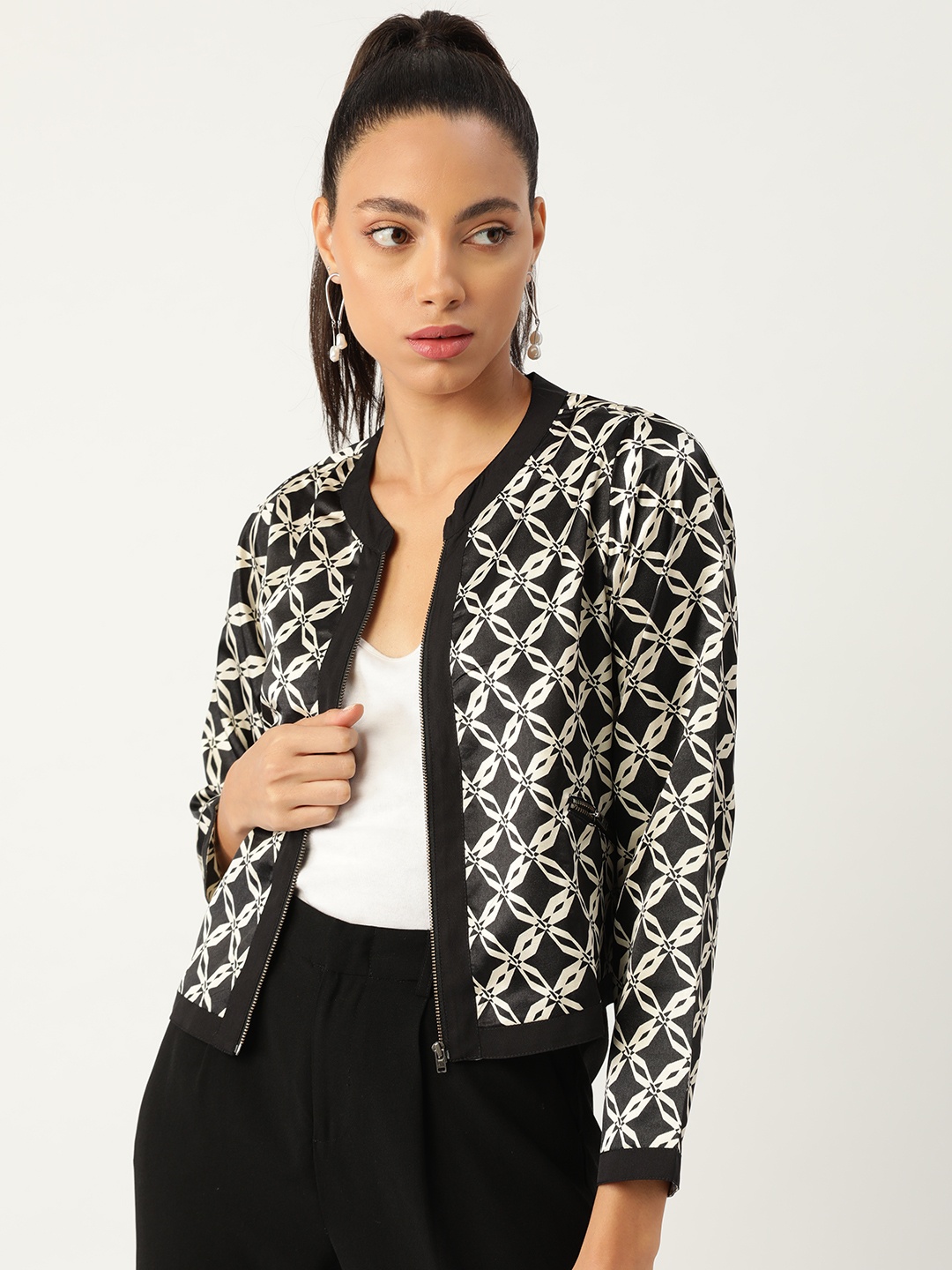 

Antheaa Women Black & White Geometric Printed Tailored Jacket