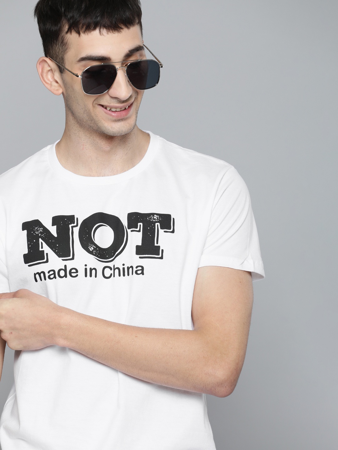 

HERENOW Men White Printed Round Neck Pure Cotton T-shirt