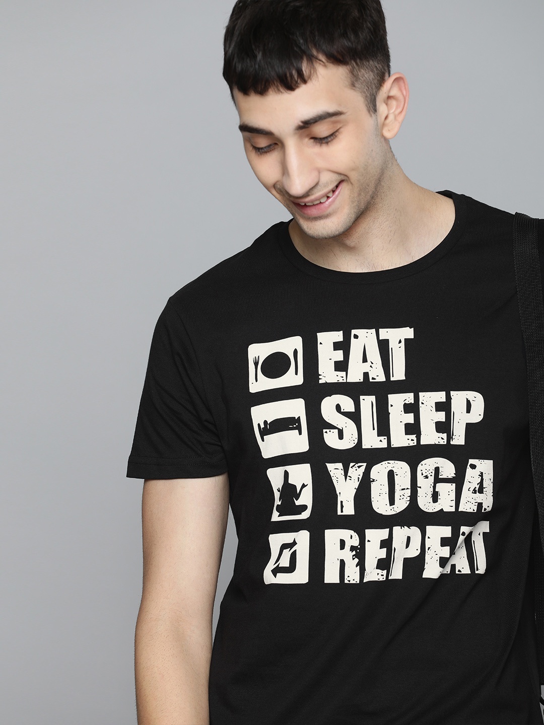 

HERENOW Men Black Printed Round Neck Pure Cotton T-shirt