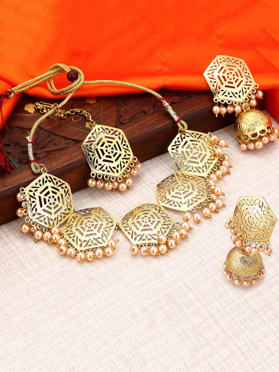 

Sukkhi Gold-Plated Pearl Wedding Jewellery Set