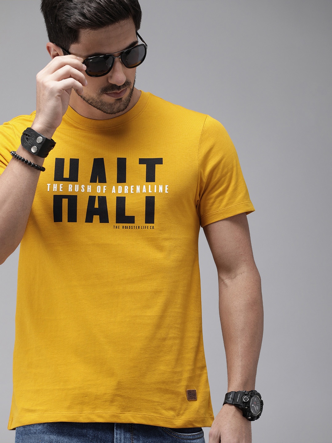 

Roadster Men Mustard Yellow Printed Round Neck Pure Cotton T-shirt