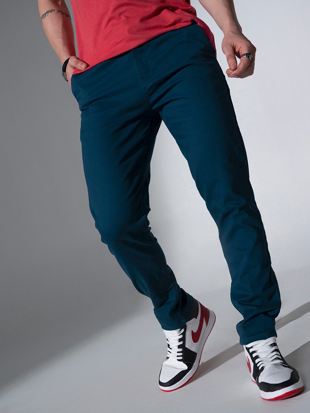 

Hubberholme Men Navy Blue Slim Fit Chinos